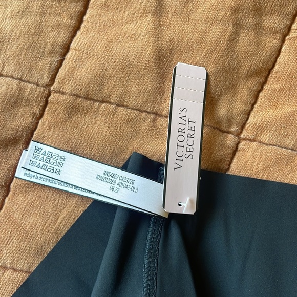 NWT - Seamless VS Thong - size small - Picture 5 of 5